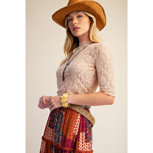 TEXTURED LACE FITTED TOP