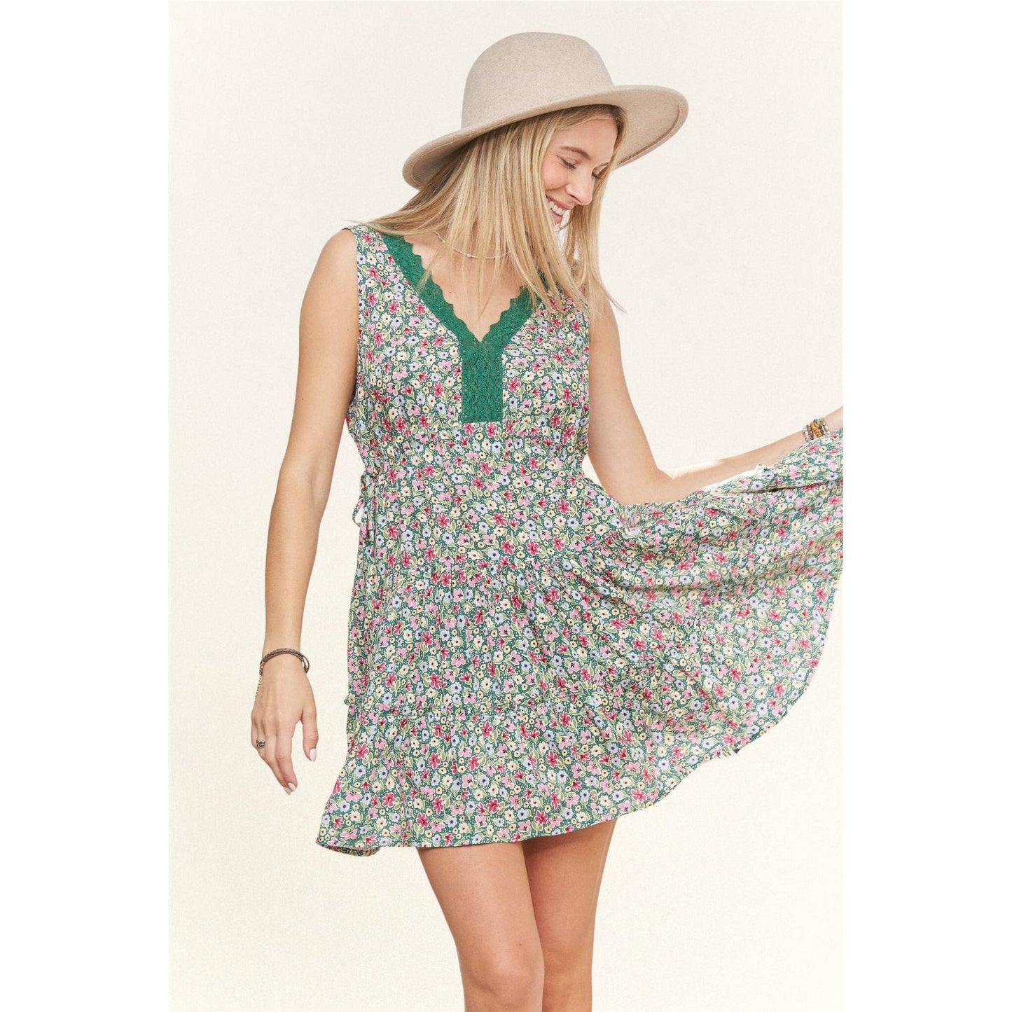 FLORAL V-NECK MINI DRESS
