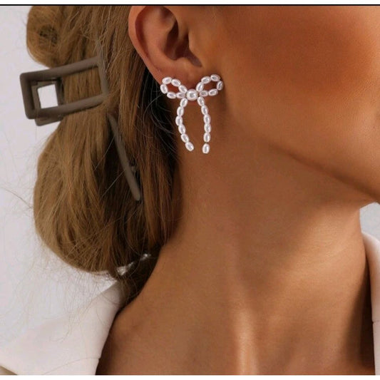 white pearl bow fashion earrings