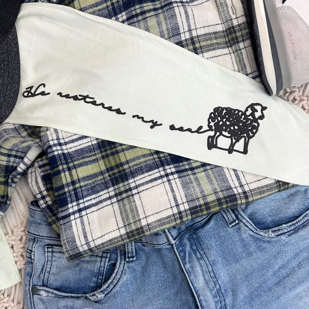 THE LORD IS MY SHEPHERD PUFF PRINT W/ SLEEVE DESIGN